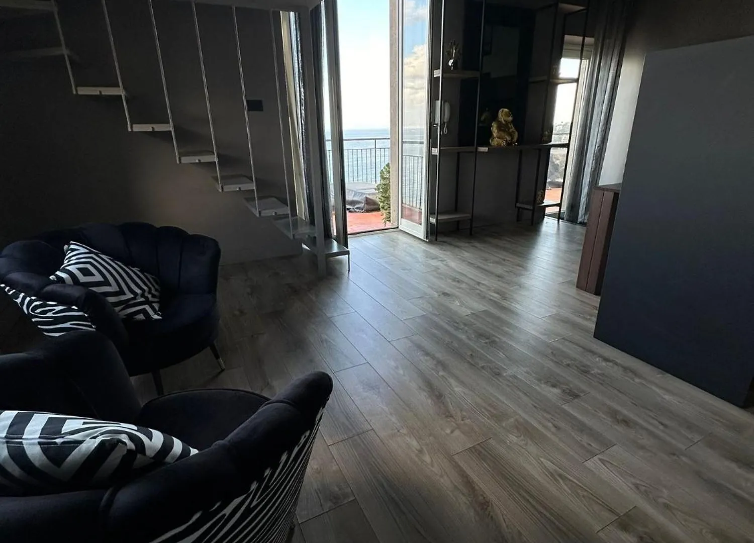 Suite 298 Naples