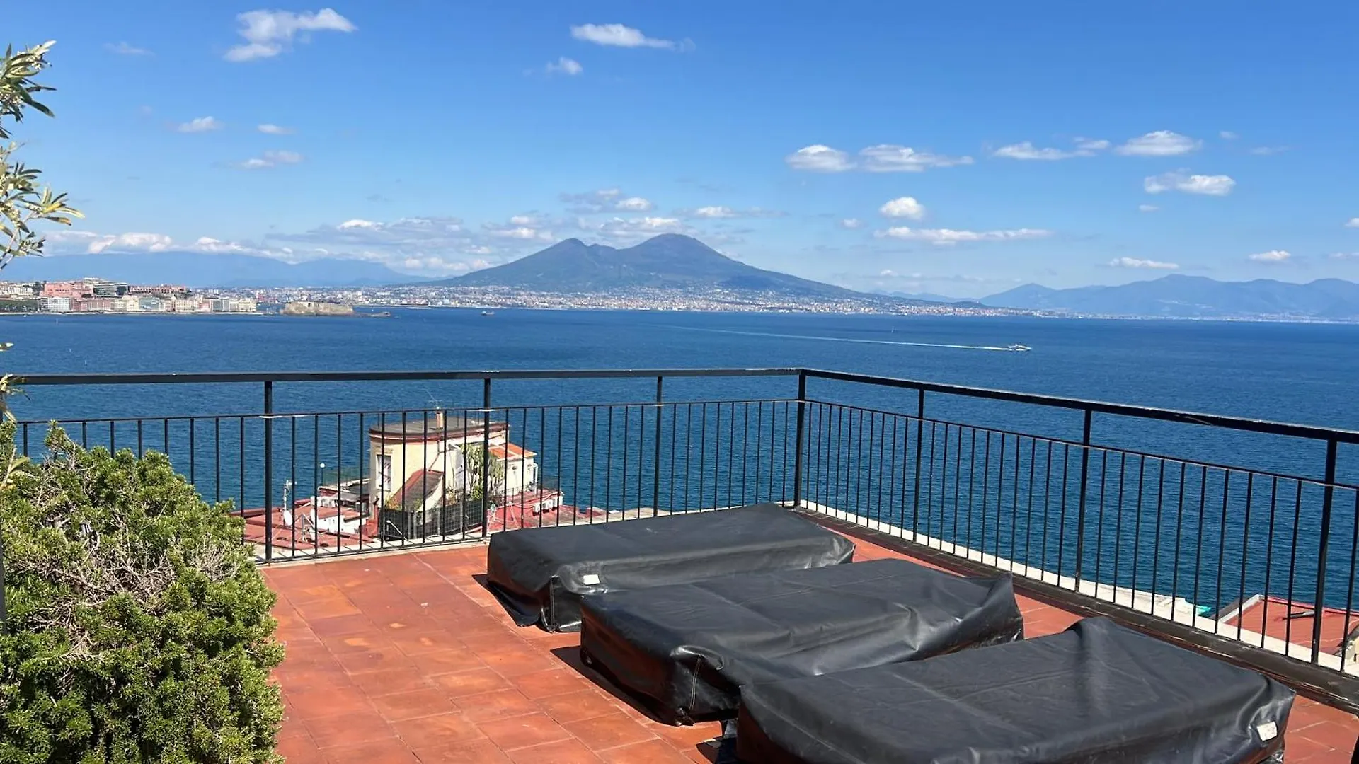 Suite 298 Naples Apartment